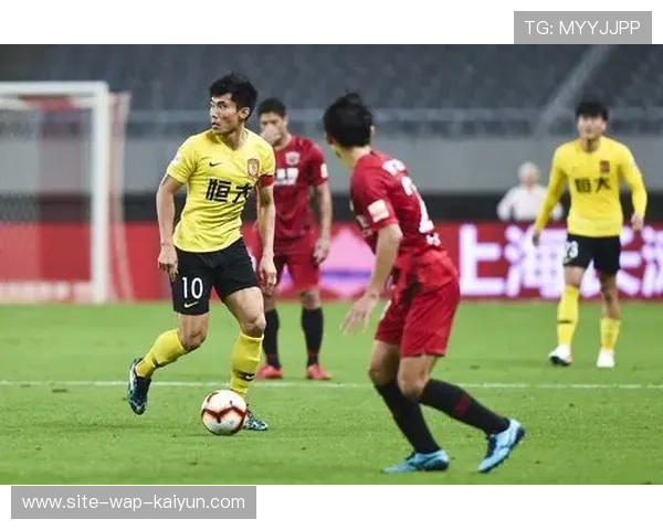 亚冠东西亚区战术风格对比 技术流与身体对抗不同取向